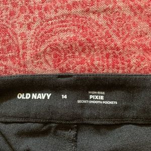 Old Navy pixie pants size 14